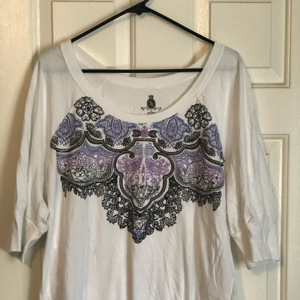 3/4 sleeve, banded bottom, embellished Tee
